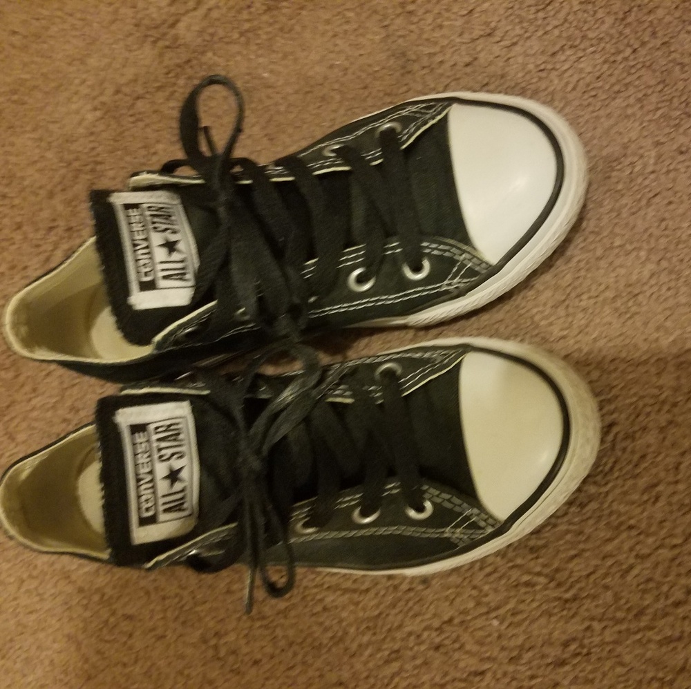 Converse big kids size 2